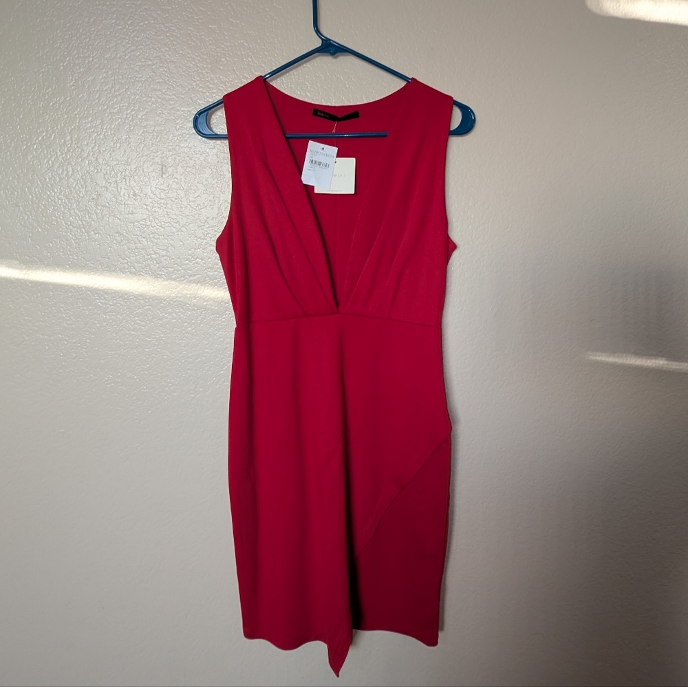 Elegant Red V-Neck Mini Dress